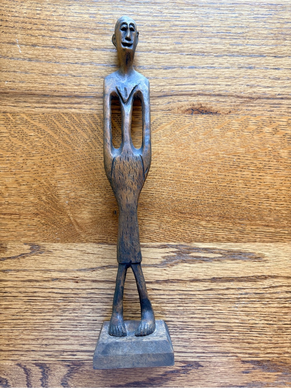 W. African? Lightweight 13” Hand-Carved Wooden Figurine Sculpture in Dark Brown - Picture 5 of 10